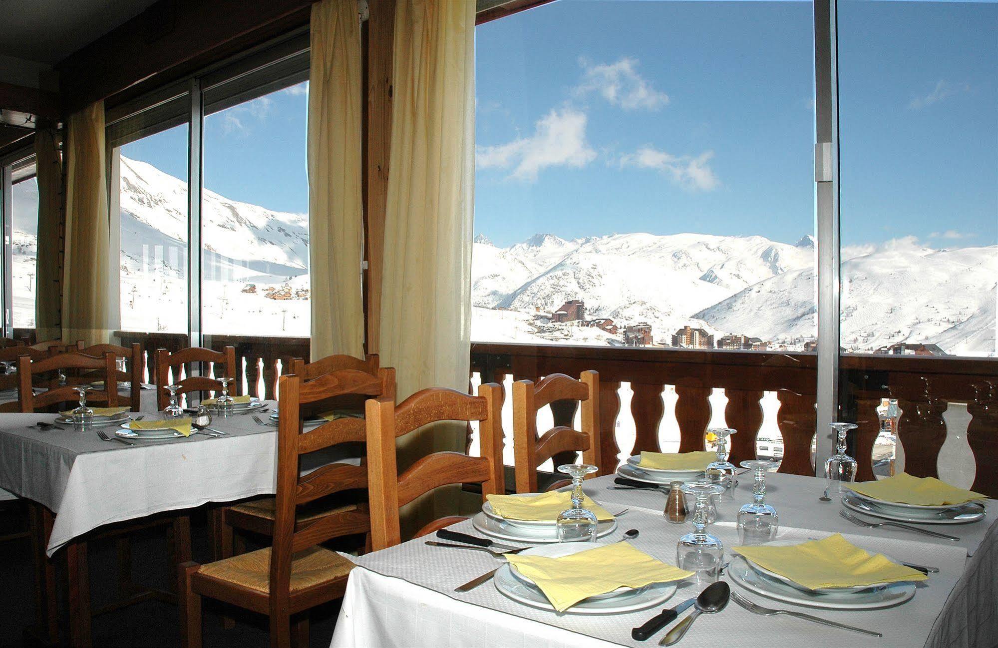 Hotel Eliova Le Chaix Alpe d'Huez Екстериор снимка